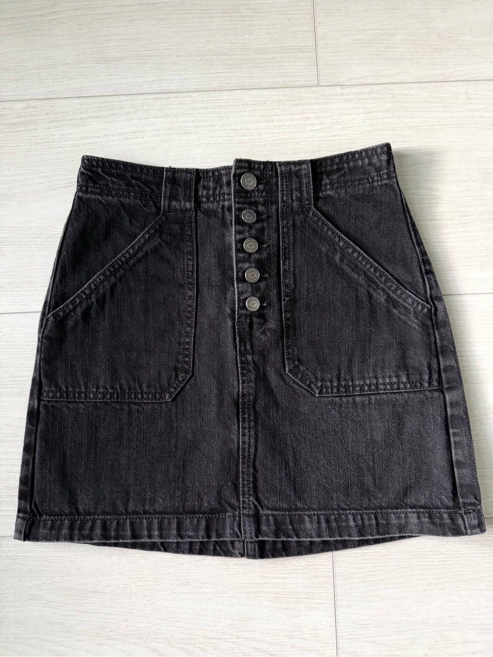 Hollister, Size 0, Black Denim Button-Front Mini Skirt